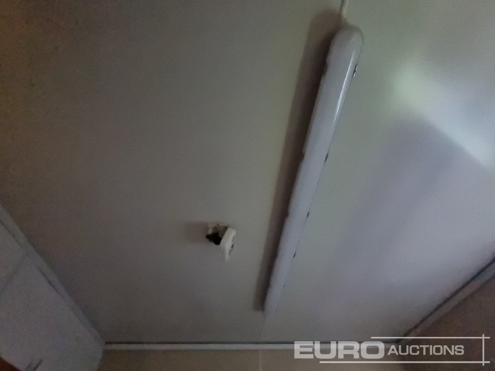 Εμπορευματοκιβώτιο 30' x 10' Canteen, Drying Room (Cannot Be Reconsigned): φωτογραφία 26