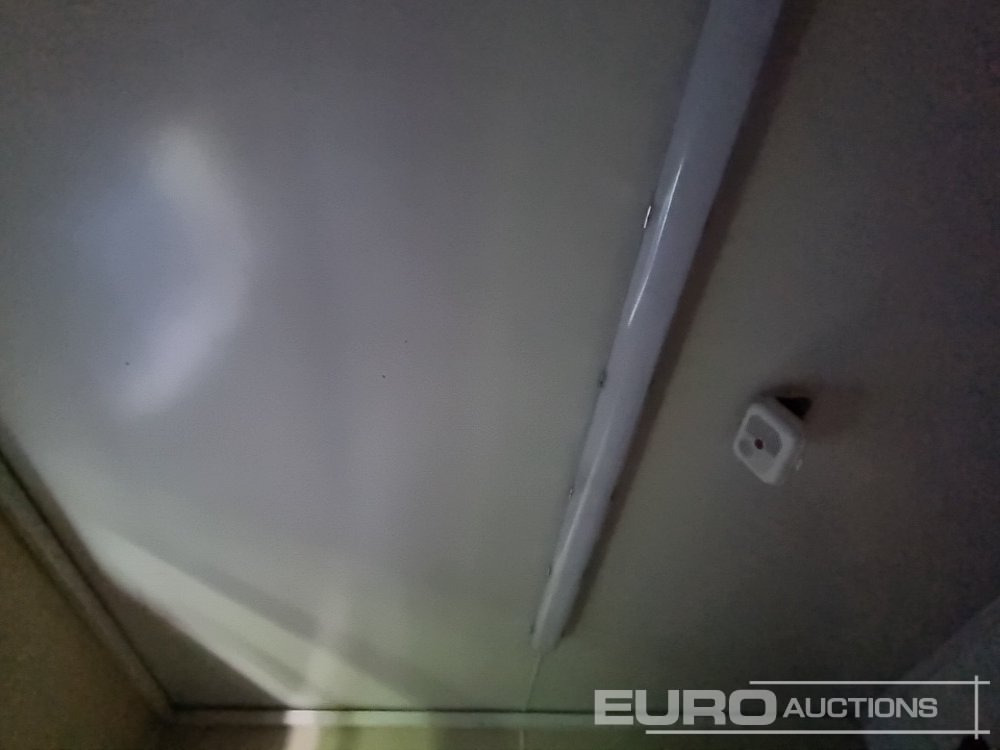 Εμπορευματοκιβώτιο 30' x 10' Canteen, Drying Room (Cannot Be Reconsigned): φωτογραφία 23