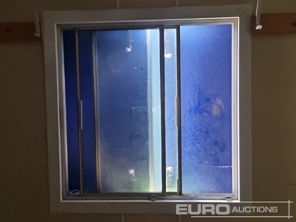 Εμπορευματοκιβώτιο 30' x 10' Canteen, Drying Room (Cannot Be Reconsigned): φωτογραφία 34