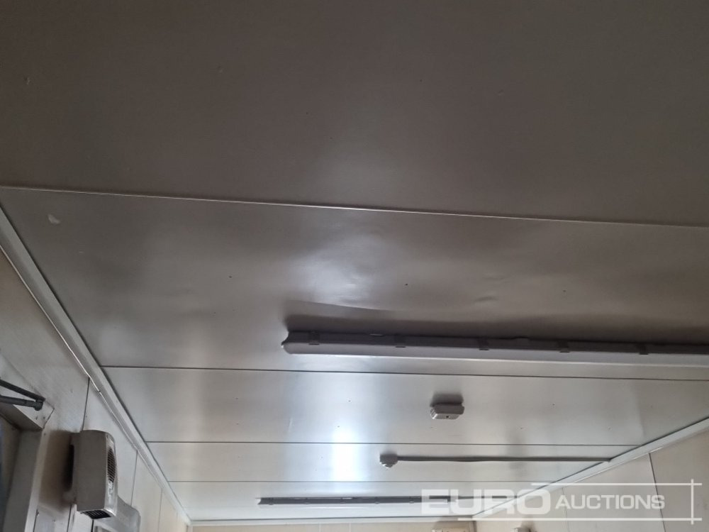 Εμπορευματοκιβώτιο 30' x 10' Canteen, Drying Room (Cannot Be Reconsigned): φωτογραφία 29