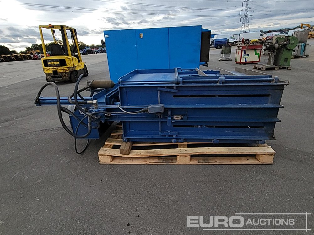 415 Volt Baler - Εξοπλισμού κατασκευών: φωτογραφία 2 415 Volt Baler - Εξοπλισμού κατασκευών: φωτογραφία 2