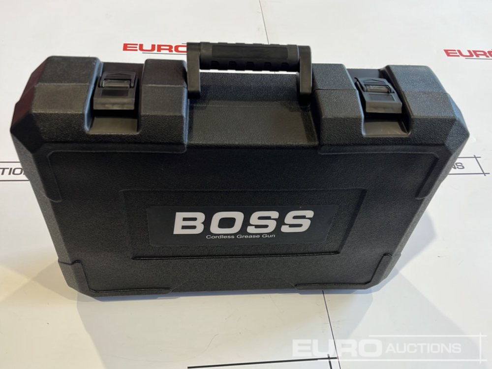 Εξοπλισμός γκαράζ Boss 21 Volt Lithium Battery Cordless Grease Gun, 2 Batteries, Charger, Case, Shoulder Strap, Extension Pieces and Fittings: φωτογραφία 13