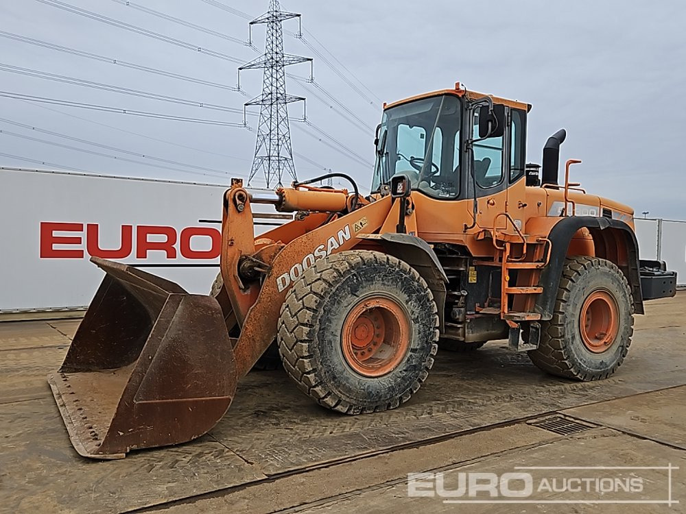 Doosan DL300 - Ελαστιχοφόρος φορτωτής: φωτογραφία 1 Doosan DL300 - Ελαστιχοφόρος φορτωτής: φωτογραφία 1