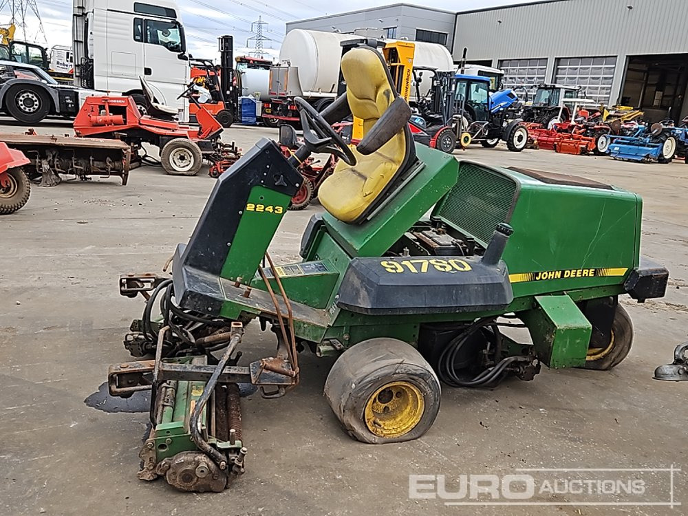 John Deere 2243 - Χλοοκοπτικό: φωτογραφία 3 John Deere 2243 - Χλοοκοπτικό: φωτογραφία 3