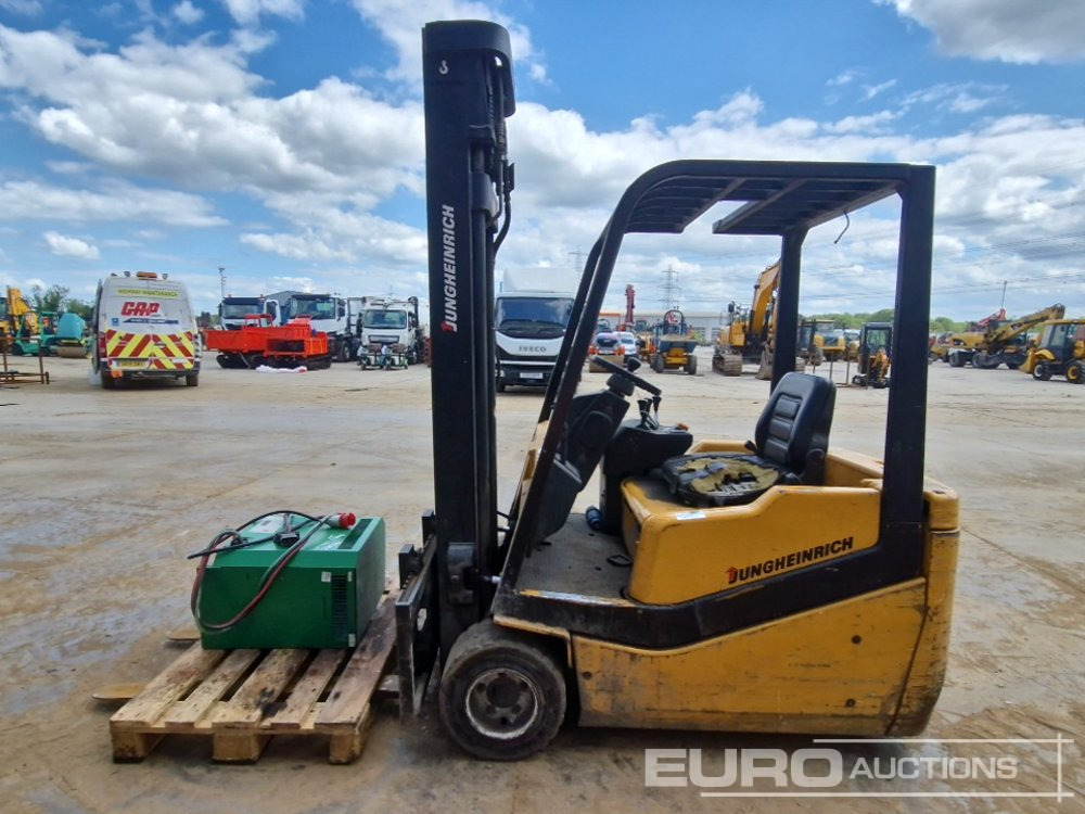 Jungheinrich Electric Forklift, 3 Stage Free Lift Mast, Side Shift, Forks, Charger - Περονοφόρο όχημα: φωτογραφία 2 Jungheinrich Electric Forklift, 3 Stage Free Lift Mast, Side Shift, Forks, Charger - Περονοφόρο όχημα: φωτογραφία 2