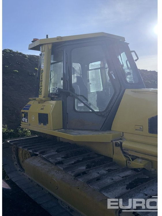Komatsu D41E-6 - Μπουλντόζα: φωτογραφία 4 Komatsu D41E-6 - Μπουλντόζα: φωτογραφία 4