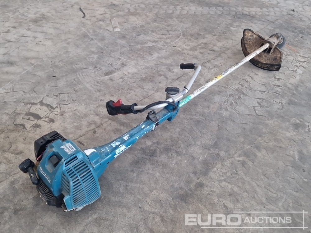 Makita Petrol Strimmer - Εξοπλισμός γκαράζ: φωτογραφία 3 Makita Petrol Strimmer - Εξοπλισμός γκαράζ: φωτογραφία 3