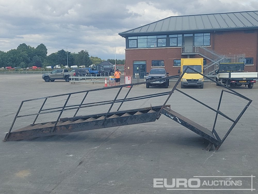 Metal Staircase to suit Welfare Unit - Εξοπλισμού κατασκευών: φωτογραφία 2 Metal Staircase to suit Welfare Unit - Εξοπλισμού κατασκευών: φωτογραφία 2