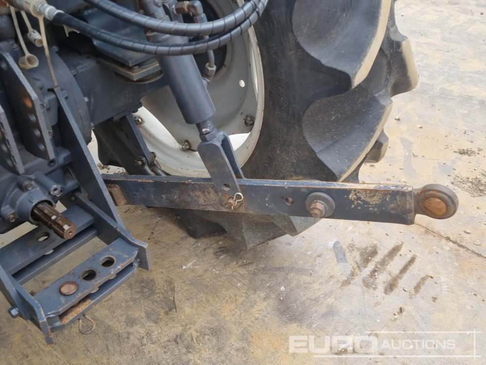 Τρακτέρ New Holland 2300: φωτογραφία 12