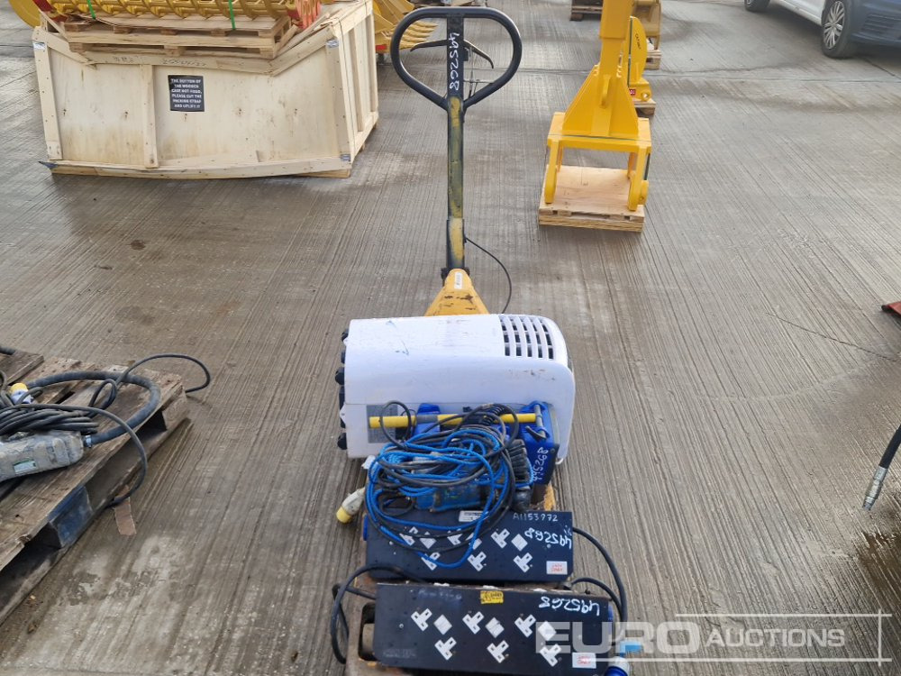 Pallet Truck, 110Volt Submersible Water Pump, 230Volt Dehumidifier, Battery Work Light, 230Volt Splitter - Εξοπλισμού κατασκευών: φωτογραφία 4 Pallet Truck, 110Volt Submersible Water Pump, 230Volt Dehumidifier, Battery Work Light, 230Volt Splitter - Εξοπλισμού κατασκευών: φωτογραφία 4