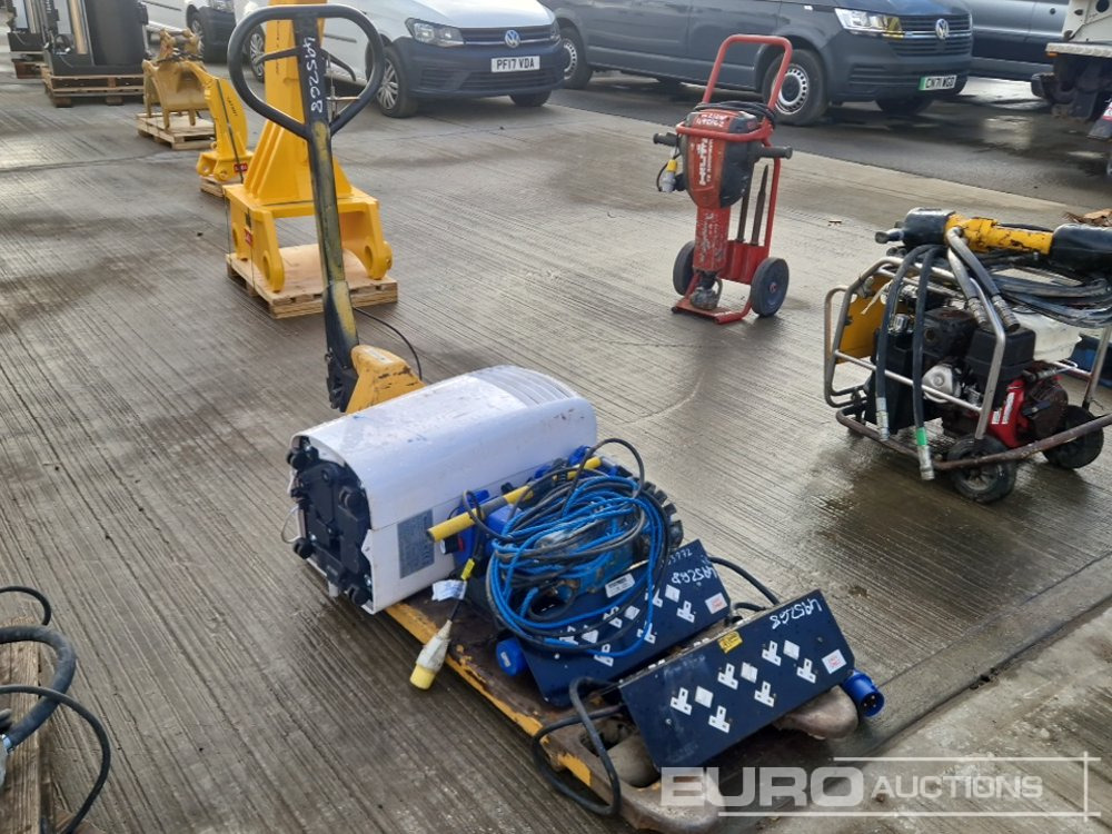 Pallet Truck, 110Volt Submersible Water Pump, 230Volt Dehumidifier, Battery Work Light, 230Volt Splitter - Εξοπλισμού κατασκευών: φωτογραφία 3 Pallet Truck, 110Volt Submersible Water Pump, 230Volt Dehumidifier, Battery Work Light, 230Volt Splitter - Εξοπλισμού κατασκευών: φωτογραφία 3