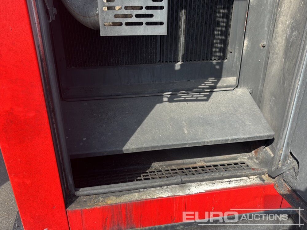 Βιομηχανική γεννήτρια SDMO R110: φωτογραφία 30 Βιομηχανική γεννήτρια SDMO R110: φωτογραφία 30