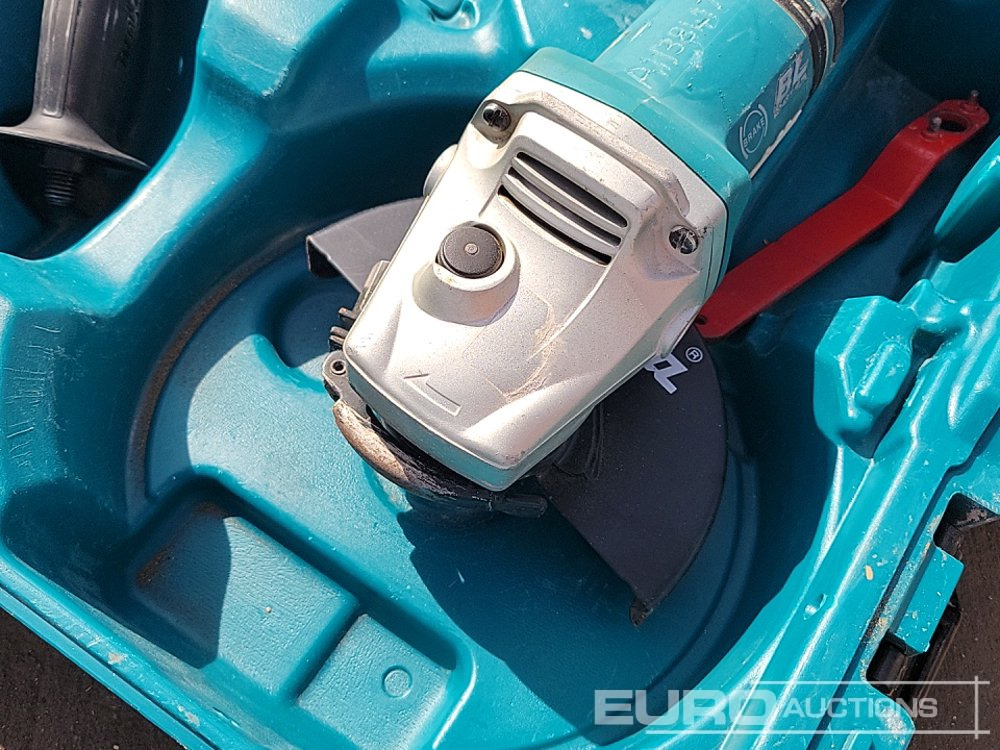 Εξοπλισμού κατασκευών Stihl Quick Cut Saw, Makita Battery Grinder, Poker Unit Pole, 110 Volt Water Sump: φωτογραφία 18
