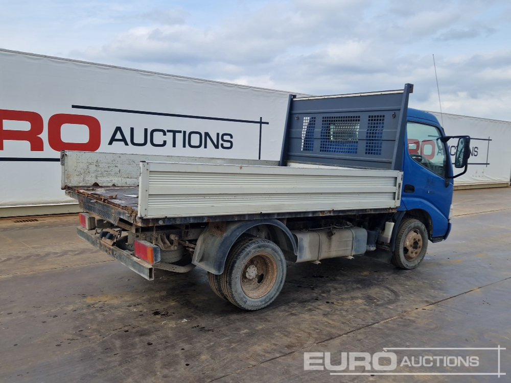Toyota Dyna - Μικρό φορτηγό με καρότσα: φωτογραφία 5 Toyota Dyna - Μικρό φορτηγό με καρότσα: φωτογραφία 5