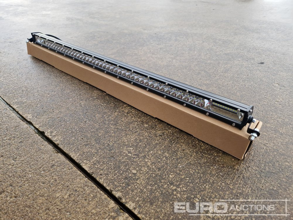 Unused 32" 300W Combo Beam LED Light Bar, Mounting Brackets, IP68 Waterproof - Εξοπλισμός γκαράζ: φωτογραφία 1 Unused 32" 300W Combo Beam LED Light Bar, Mounting Brackets, IP68 Waterproof - Εξοπλισμός γκαράζ: φωτογραφία 1