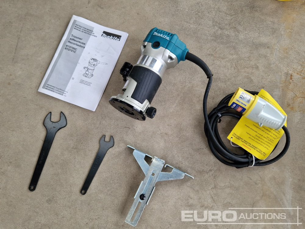 Unused Makita RT0700C 110v Router - Εξοπλισμού κατασκευών: φωτογραφία 1 Unused Makita RT0700C 110v Router - Εξοπλισμού κατασκευών: φωτογραφία 1