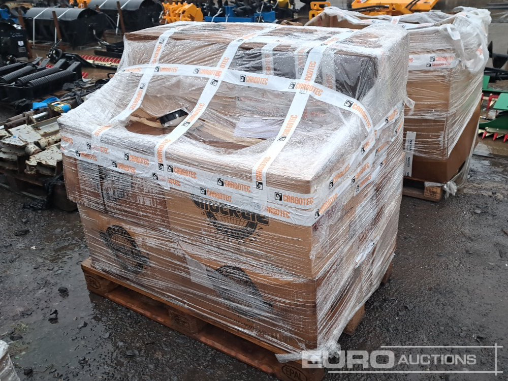 Unused Pallet of Trucklite Back Up Lights (Approx 780 of) - Εξοπλισμού κατασκευών: φωτογραφία 2 Unused Pallet of Trucklite Back Up Lights (Approx 780 of) - Εξοπλισμού κατασκευών: φωτογραφία 2