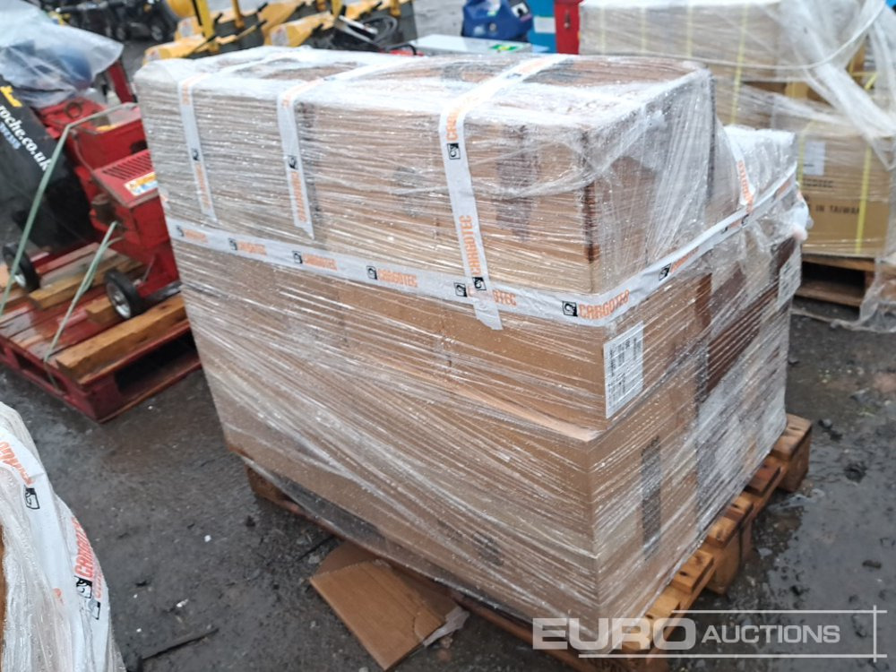 Unused Pallet of Trucklite Back Up Lights (Approx 780 of) - Εξοπλισμού κατασκευών: φωτογραφία 4 Unused Pallet of Trucklite Back Up Lights (Approx 780 of) - Εξοπλισμού κατασκευών: φωτογραφία 4