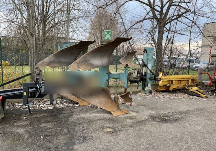 Aratro usato Nuova Comas - Άροτρο: φωτογραφία 1 Aratro usato Nuova Comas - Άροτρο: φωτογραφία 1