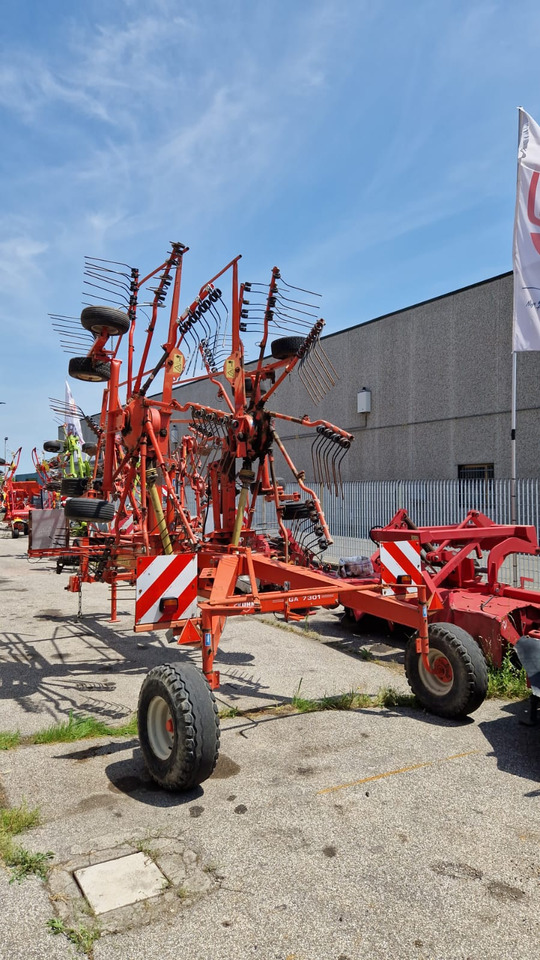 Ranghinatore usato Kuhn GA 7301 - Χορτοσυλλέκτης: φωτογραφία 3 Ranghinatore usato Kuhn GA 7301 - Χορτοσυλλέκτης: φωτογραφία 3