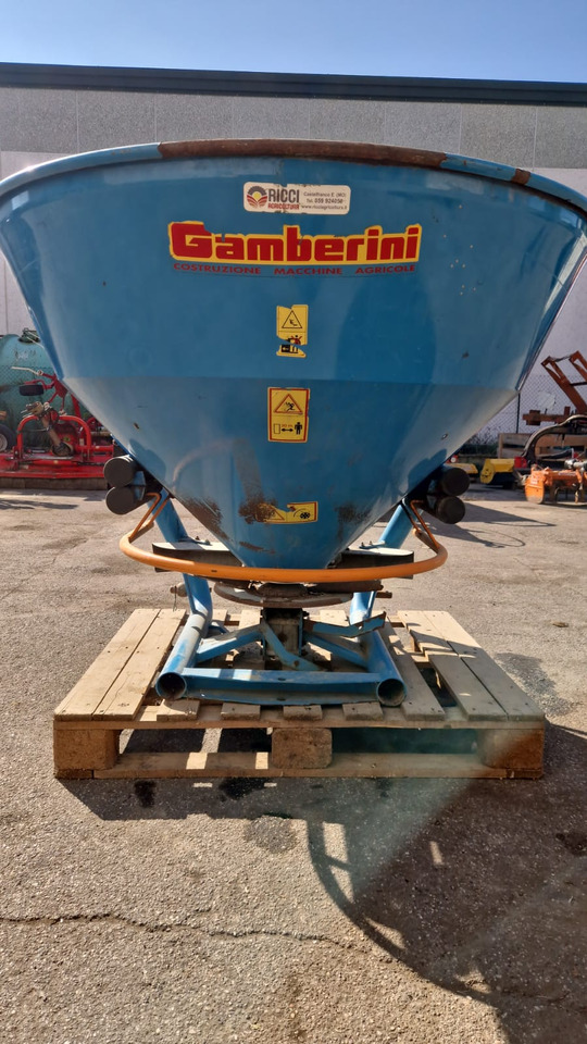 Spandiconcime usato Gamberini Magnum 750 - Λιπασματοδιανομέας: φωτογραφία 3 Spandiconcime usato Gamberini Magnum 750 - Λιπασματοδιανομέας: φωτογραφία 3