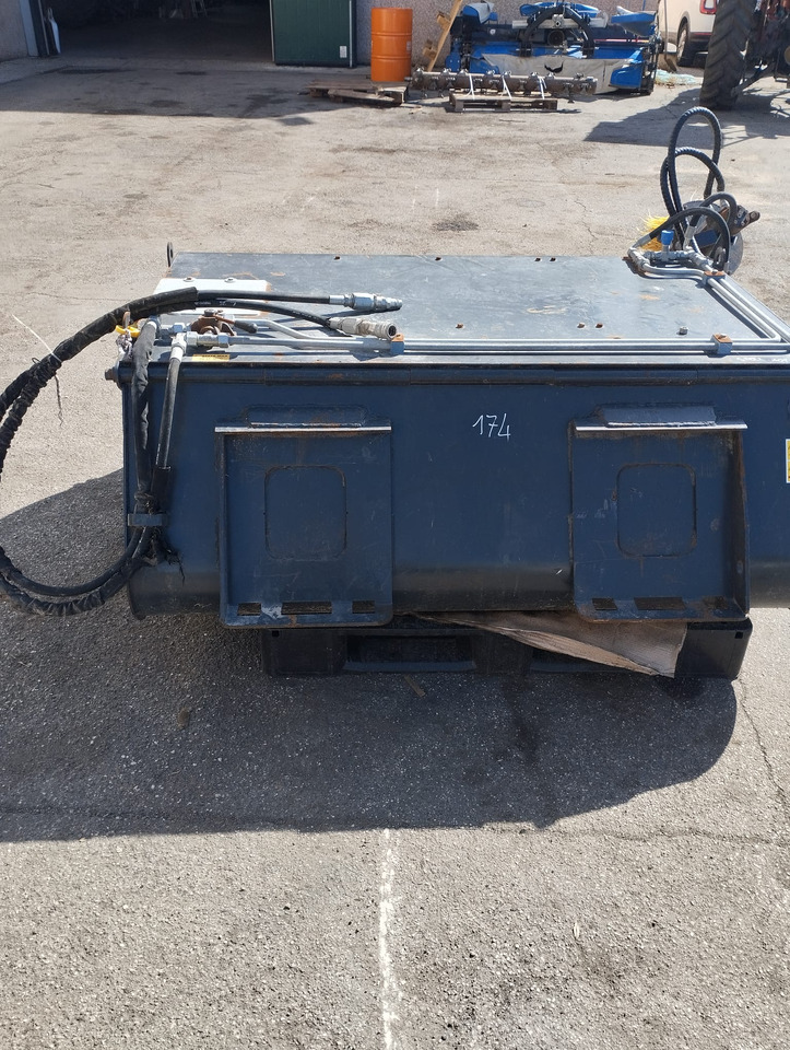 Spazzola usata per SkidLoader Marlia SPZ50 - Σκούπα: φωτογραφία 3 Spazzola usata per SkidLoader Marlia SPZ50 - Σκούπα: φωτογραφία 3