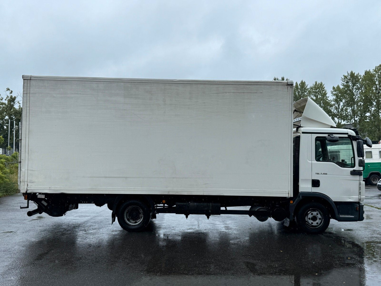 MAN TGL 7.150/Koffer 6m/Ladebordwand - Επαγγελματικό αυτοκίνητο κόφα: φωτογραφία 3 MAN TGL 7.150/Koffer 6m/Ladebordwand - Επαγγελματικό αυτοκίνητο κόφα: φωτογραφία 3