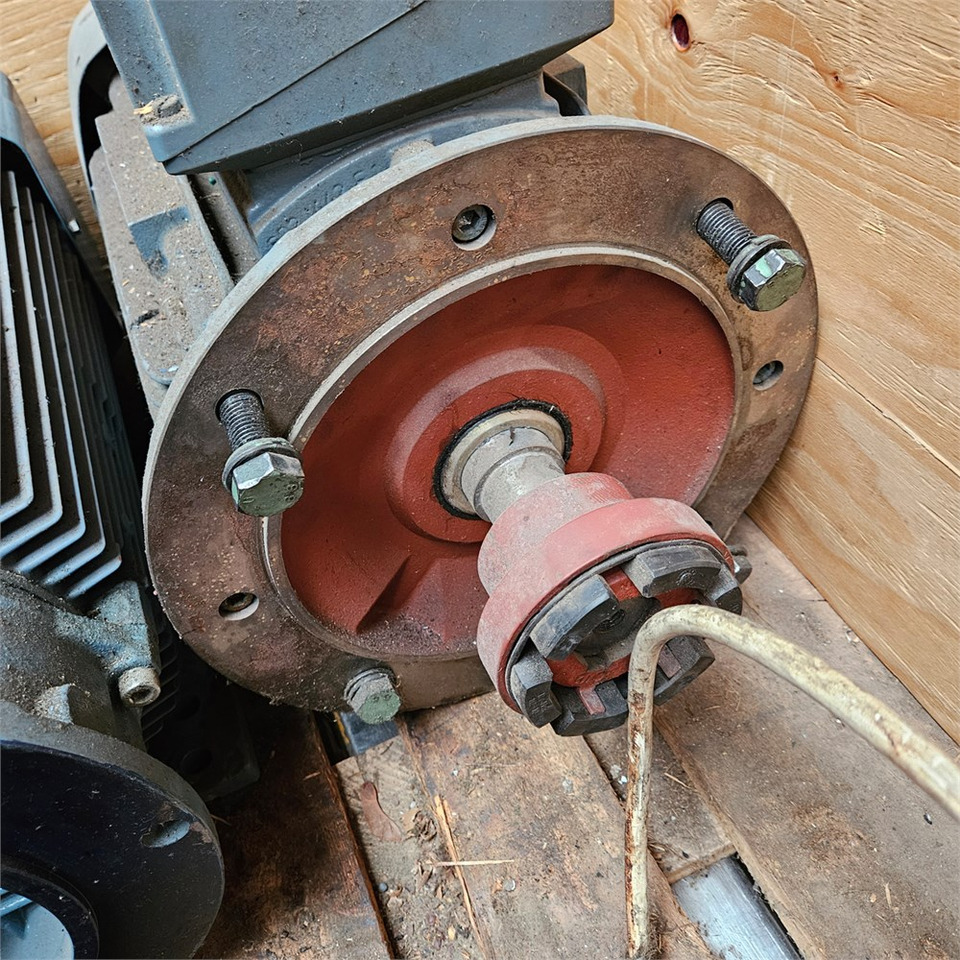 ABB MT80A19F100-2 / M3AA180MLB4 - Εργαλειομηχανή: φωτογραφία 4 ABB MT80A19F100-2 / M3AA180MLB4 - Εργαλειομηχανή: φωτογραφία 4