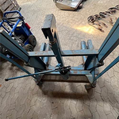 AC Hydraulic WT 1000 - Εργαλειομηχανή: φωτογραφία 3 AC Hydraulic WT 1000 - Εργαλειομηχανή: φωτογραφία 3