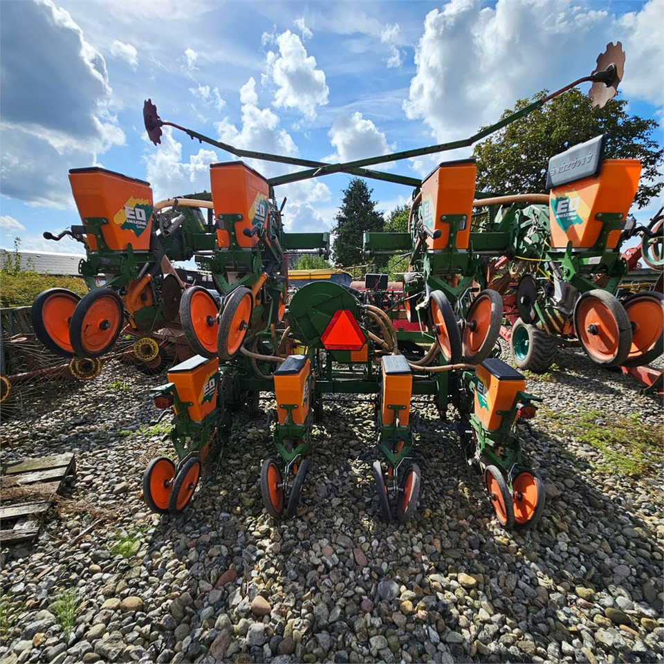 Amazone ED 601K - Μηχανήματα σποράς: φωτογραφία 2 Amazone ED 601K - Μηχανήματα σποράς: φωτογραφία 2