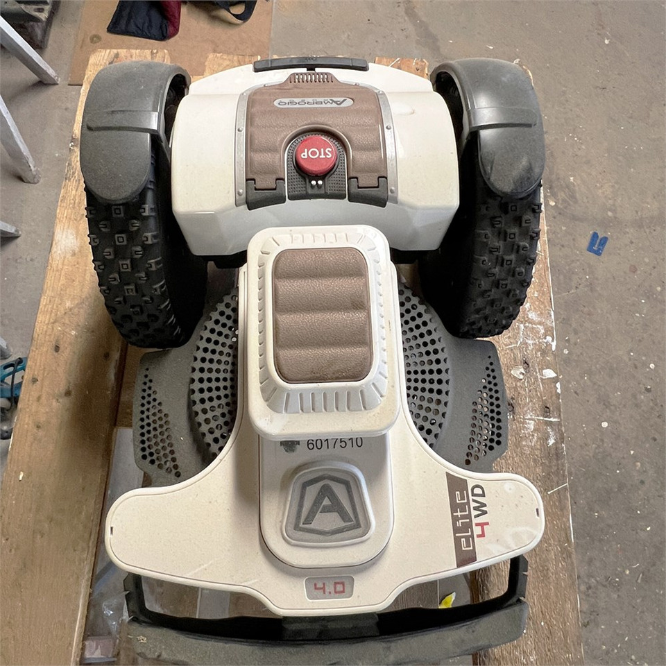 Ambrogio 4.0 Elite Premium 4 wd - Χλοοκοπτικό: φωτογραφία 4 Ambrogio 4.0 Elite Premium 4 wd - Χλοοκοπτικό: φωτογραφία 4