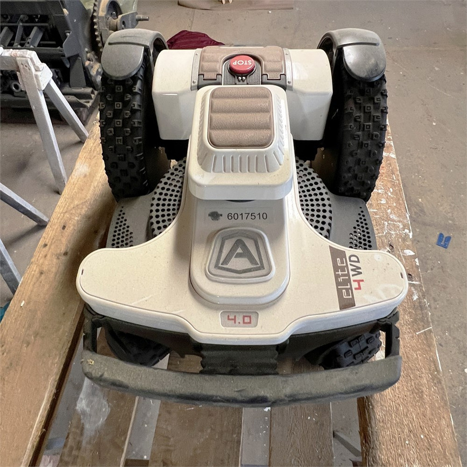 Ambrogio 4.0 Elite Premium 4 wd - Χλοοκοπτικό: φωτογραφία 3 Ambrogio 4.0 Elite Premium 4 wd - Χλοοκοπτικό: φωτογραφία 3