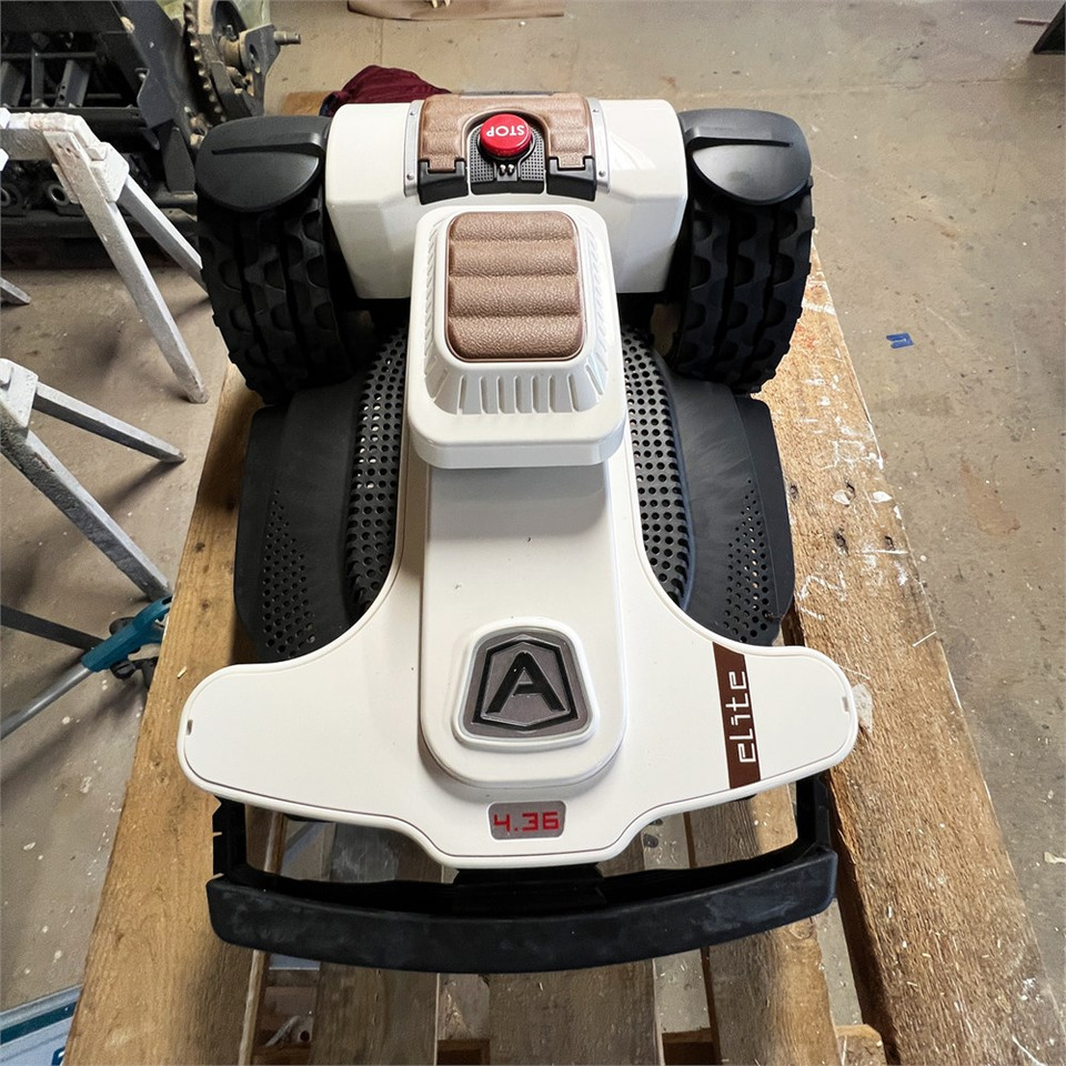 Ambrogio 4.36 Elite Ultra - Χλοοκοπτικό: φωτογραφία 3 Ambrogio 4.36 Elite Ultra - Χλοοκοπτικό: φωτογραφία 3