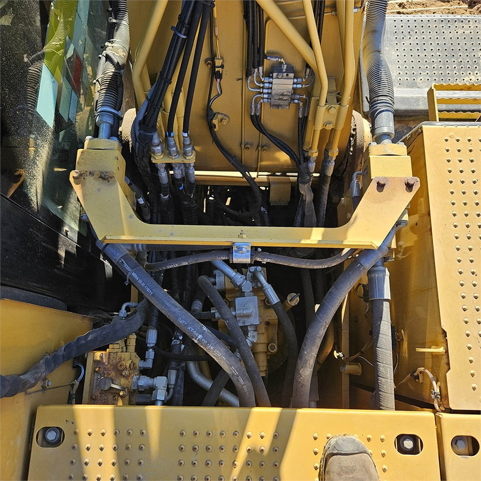 Ερπυστριοφόρος εκσκαφέας Caterpillar 323 EL: φωτογραφία 29