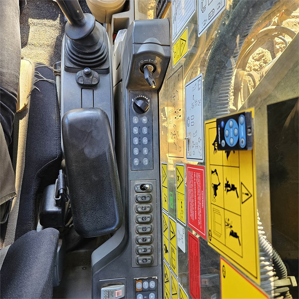 Ερπυστριοφόρος εκσκαφέας Caterpillar 323 EL: φωτογραφία 17