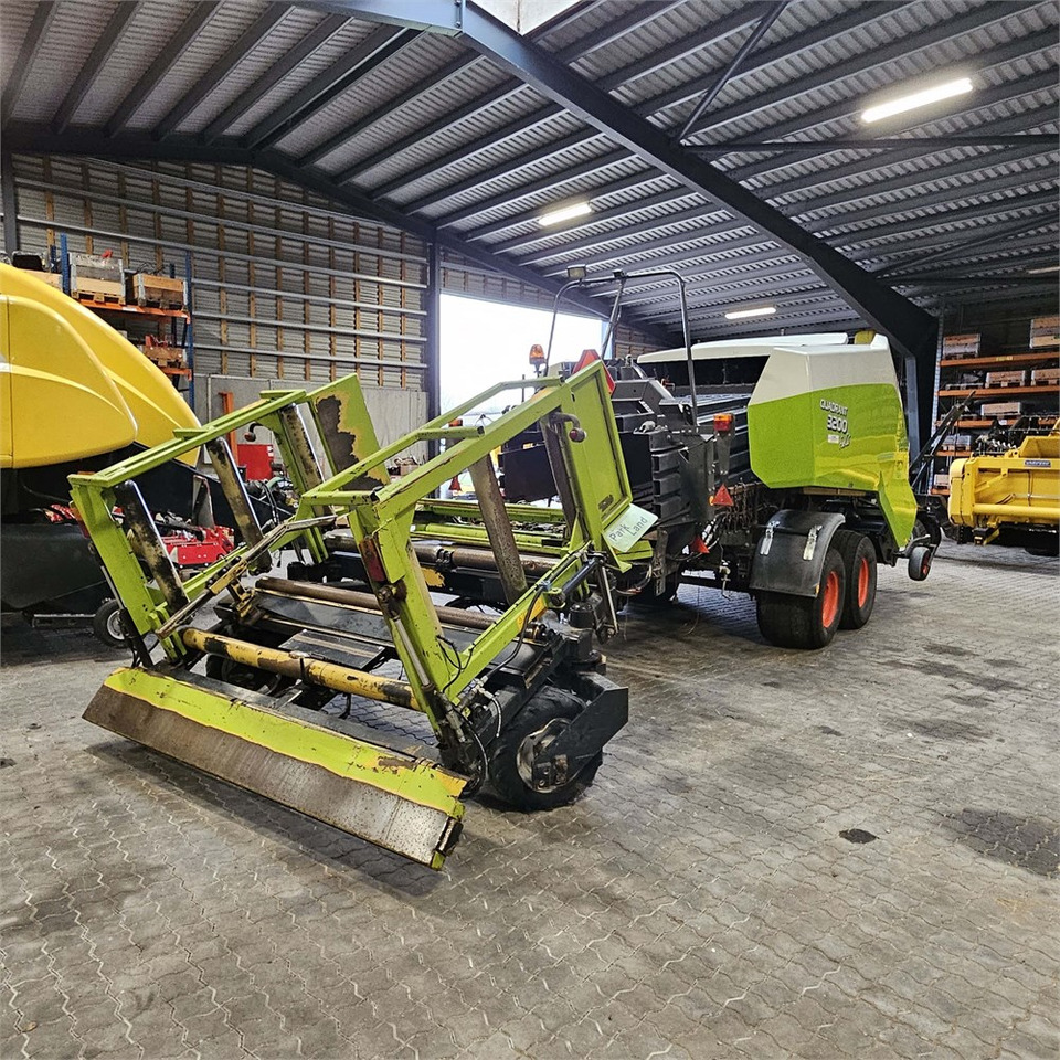 Claas QUADRANT 3200 FC - Σανού και κτηνοτροφικά μηχανήματα: φωτογραφία 4 Claas QUADRANT 3200 FC - Σανού και κτηνοτροφικά μηχανήματα: φωτογραφία 4