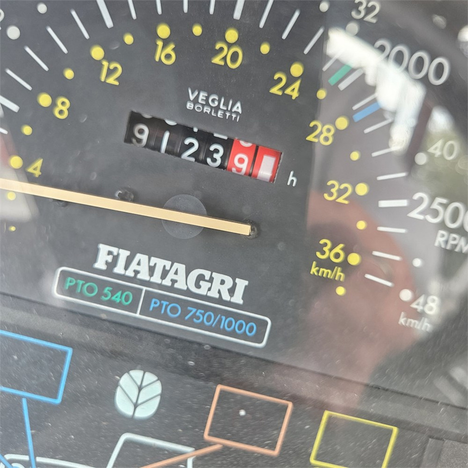 Τρακτέρ Fiat F115DT/FR: φωτογραφία 18 Τρακτέρ Fiat F115DT/FR: φωτογραφία 18