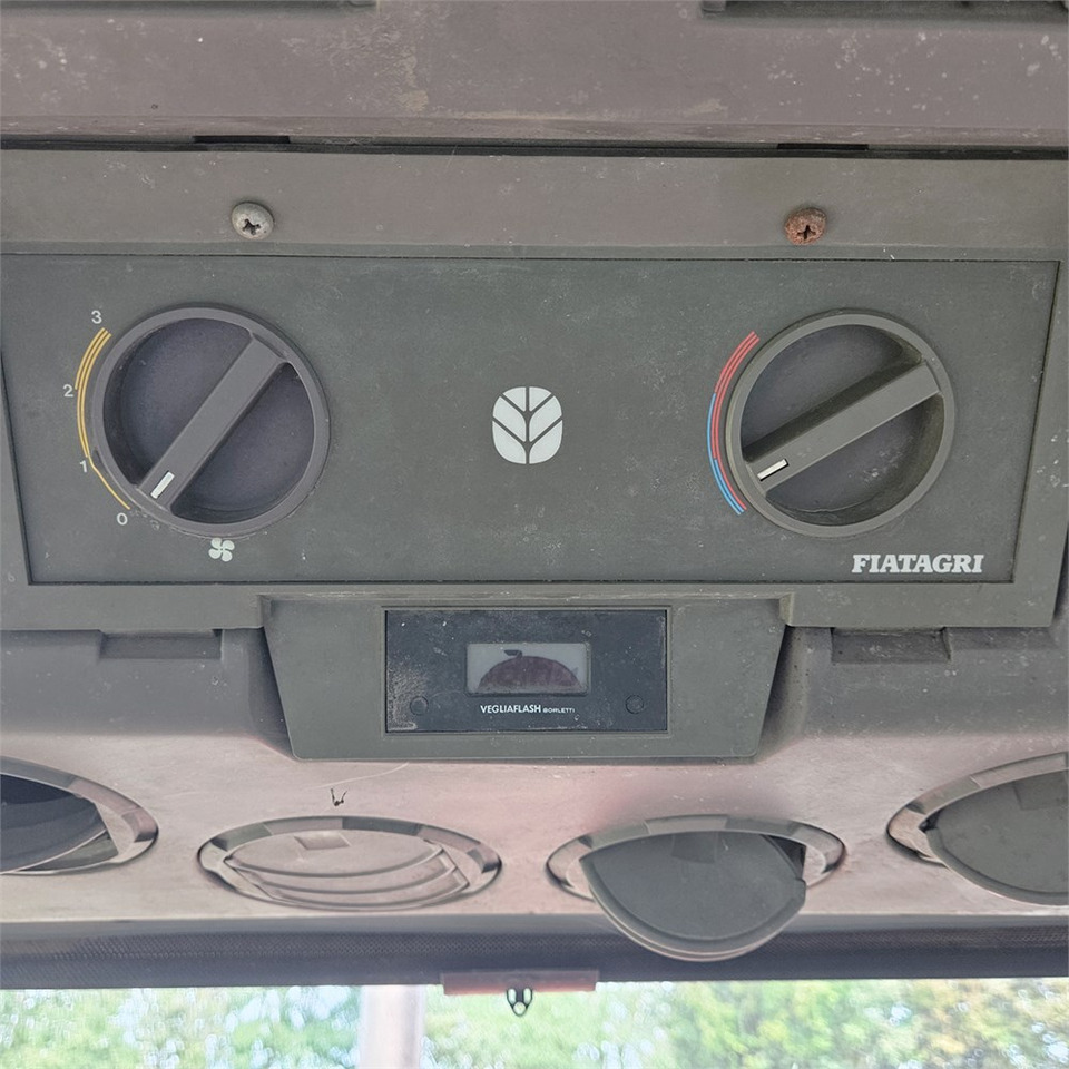 Τρακτέρ Fiat F115DT/FR: φωτογραφία 25 Τρακτέρ Fiat F115DT/FR: φωτογραφία 25