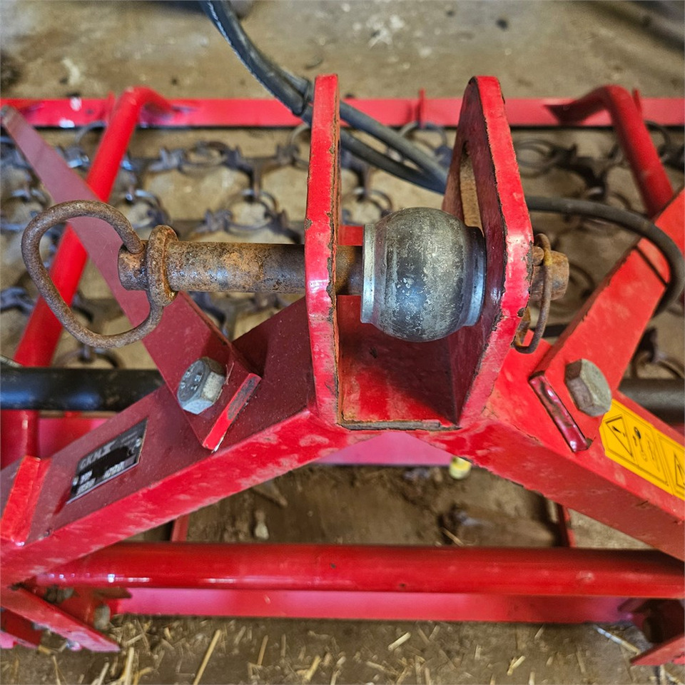 Σβάρνα λιβαδιών GKM 4196: φωτογραφία 8 Σβάρνα λιβαδιών GKM 4196: φωτογραφία 8