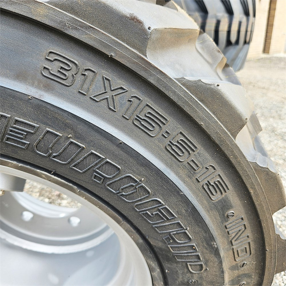 Giant 31X15,5-15 - Πλήρης τροχός για Κατασκευή μηχανήματα: φωτογραφία 3 Giant 31X15,5-15 - Πλήρης τροχός για Κατασκευή μηχανήματα: φωτογραφία 3