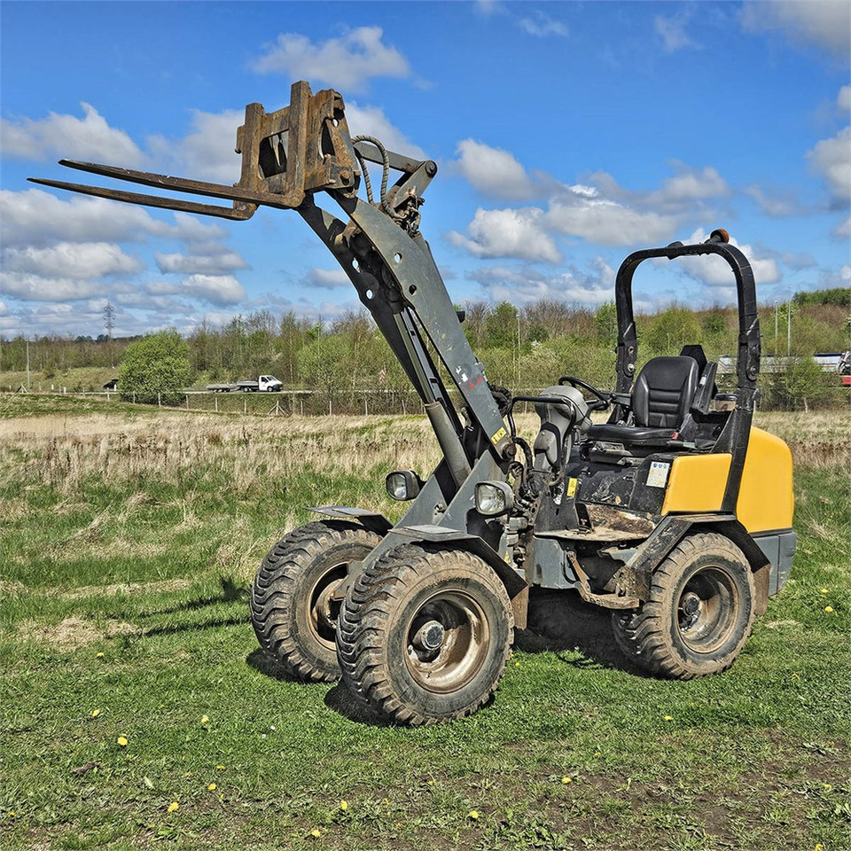 Giant V452T X-TRA HD - Φορτωτής πλάγιας ολίσθησης: φωτογραφία 4 Giant V452T X-TRA HD - Φορτωτής πλάγιας ολίσθησης: φωτογραφία 4
