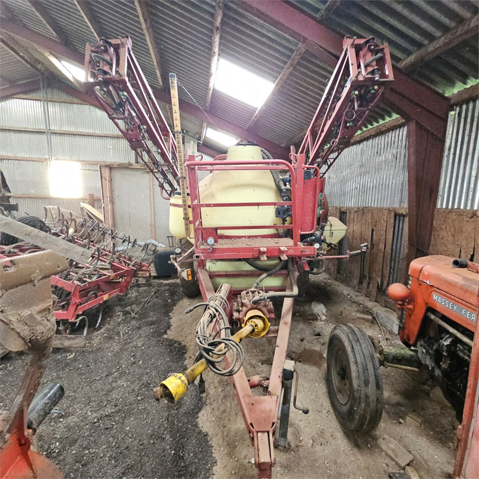 Hardi CM2 Commander 2.800 l - Ψεκαστικό: φωτογραφία 2 Hardi CM2 Commander 2.800 l - Ψεκαστικό: φωτογραφία 2