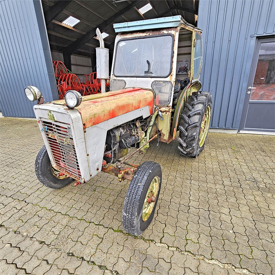 IH 276 - Τρακτέρ: φωτογραφία 2 IH 276 - Τρακτέρ: φωτογραφία 2