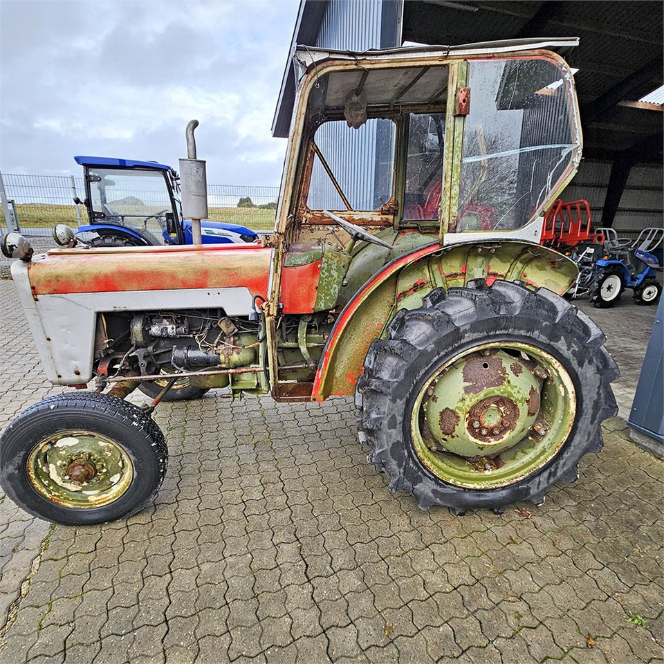 IH 276 - Τρακτέρ: φωτογραφία 3 IH 276 - Τρακτέρ: φωτογραφία 3