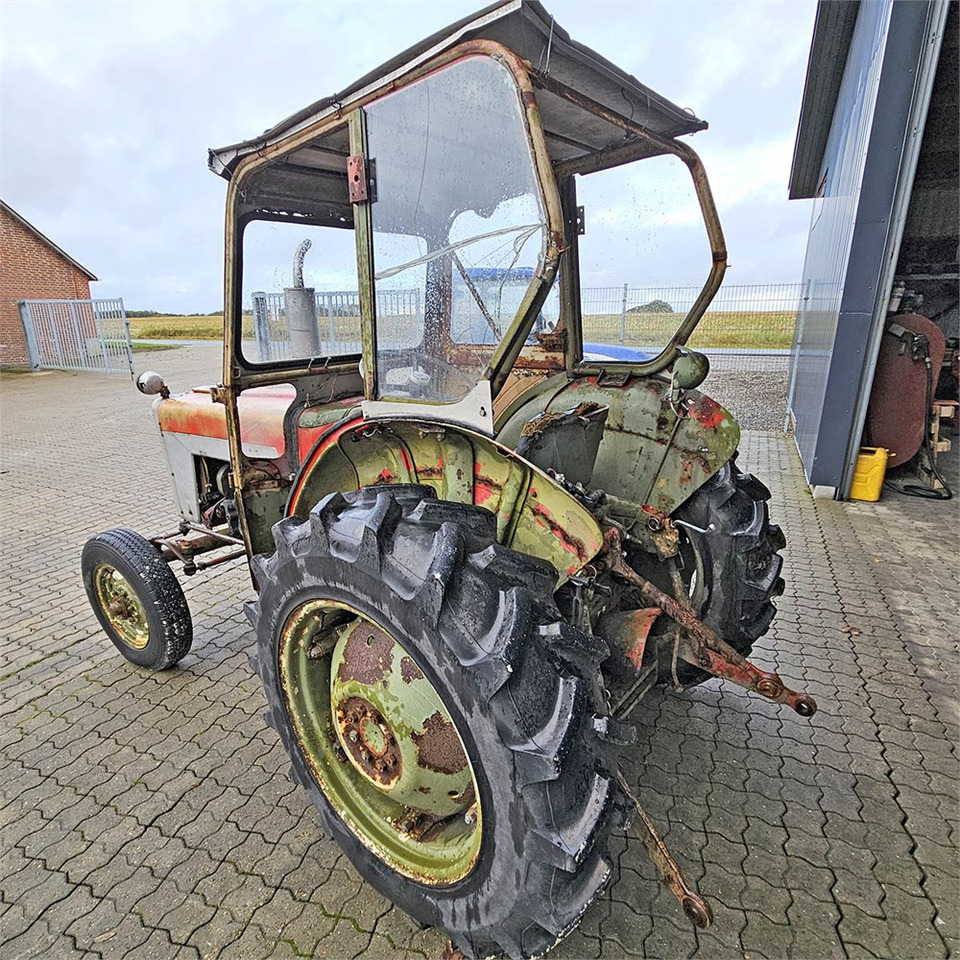 IH 276 - Τρακτέρ: φωτογραφία 4 IH 276 - Τρακτέρ: φωτογραφία 4