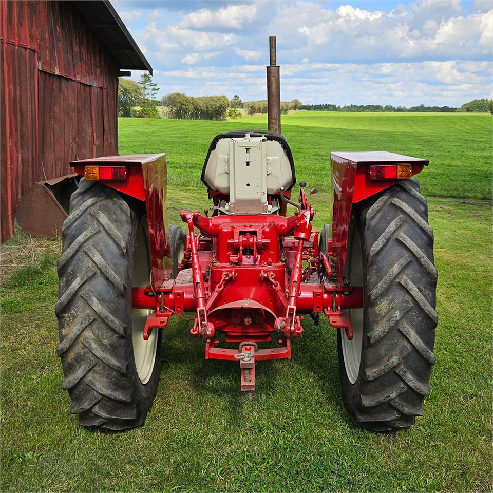 IH 444 - Τρακτέρ: φωτογραφία 5 IH 444 - Τρακτέρ: φωτογραφία 5