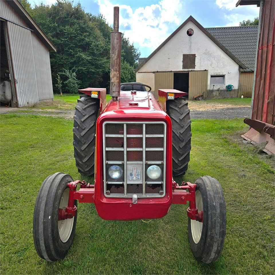 IH 444 - Τρακτέρ: φωτογραφία 2 IH 444 - Τρακτέρ: φωτογραφία 2