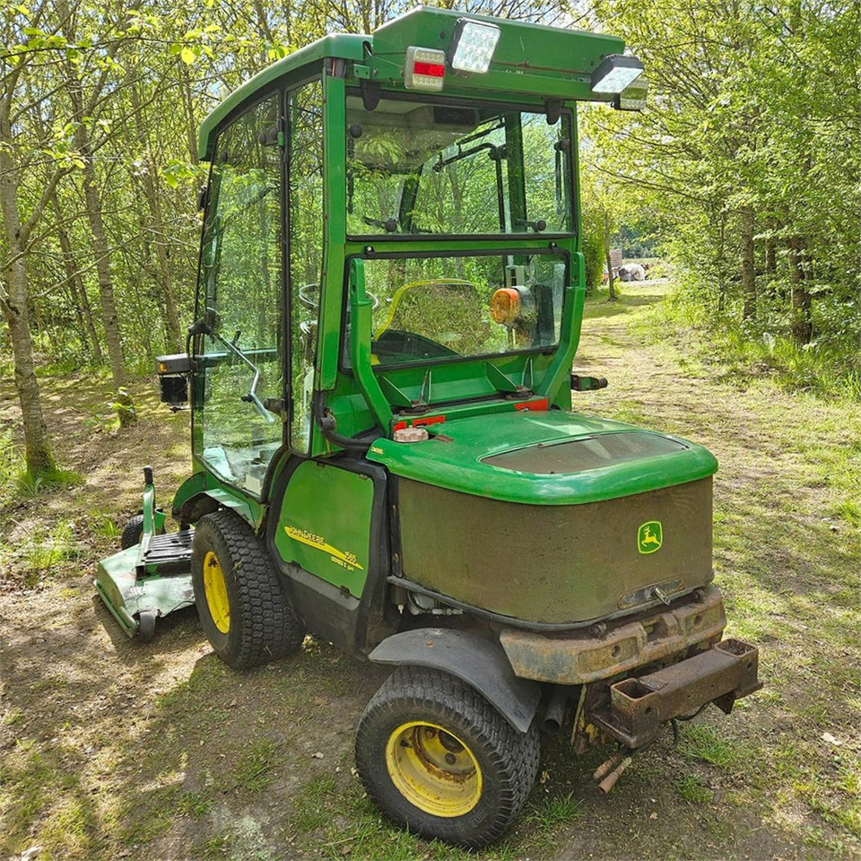 John Deere 1565 Series II 4WD - Χλοοκοπτικό: φωτογραφία 3 John Deere 1565 Series II 4WD - Χλοοκοπτικό: φωτογραφία 3