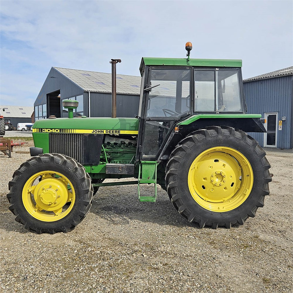 John Deere 3040 - Τρακτέρ: φωτογραφία 4 John Deere 3040 - Τρακτέρ: φωτογραφία 4