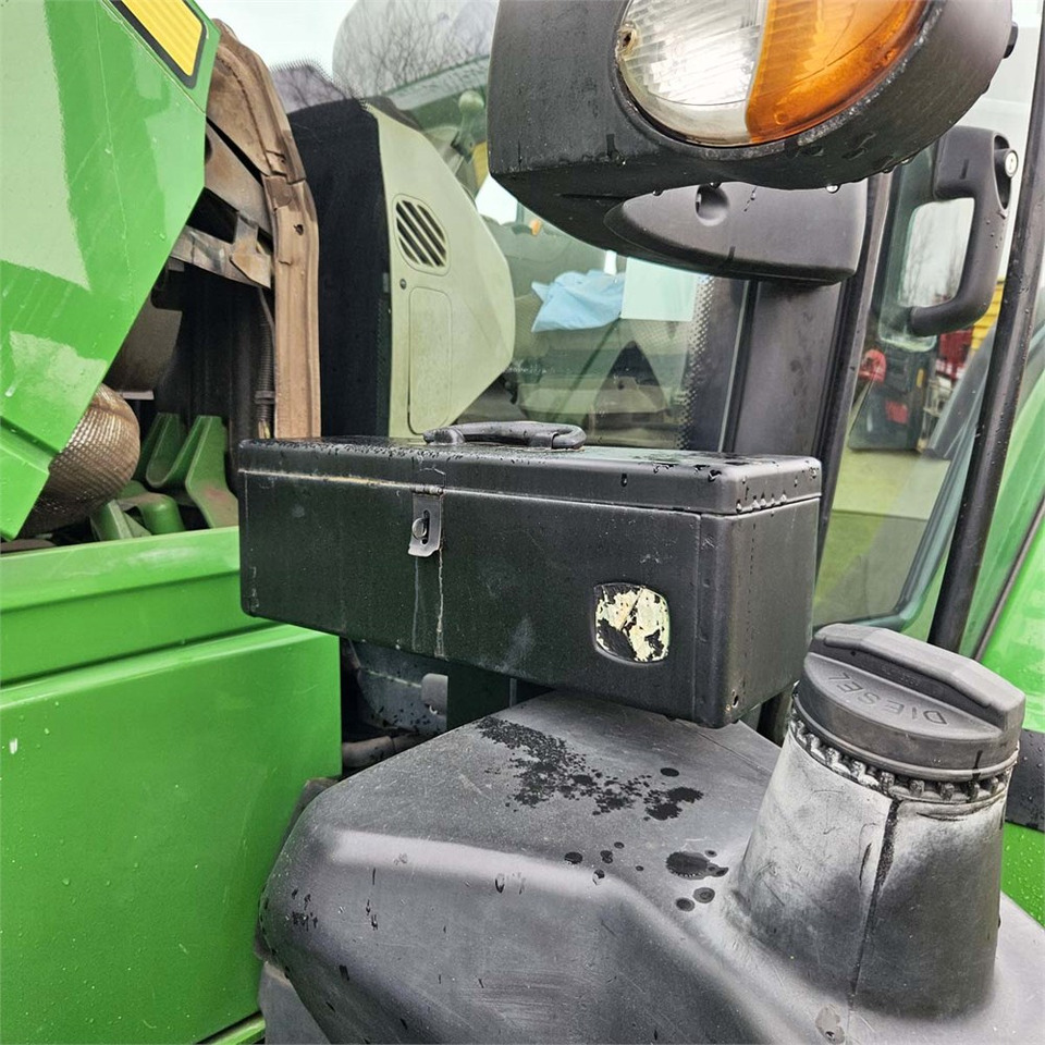 Τρακτέρ John Deere 6210 R: φωτογραφία 27